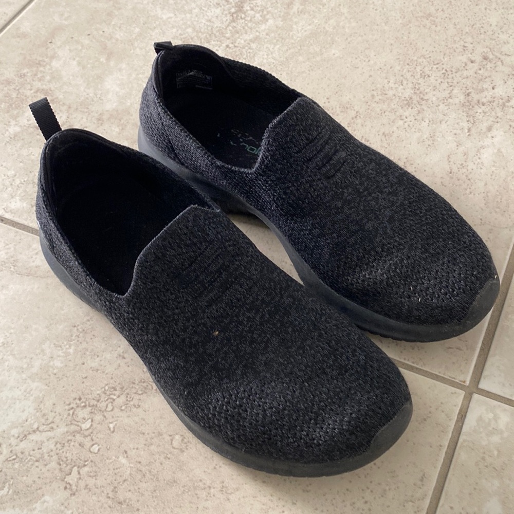 Skechers 7.5 womens